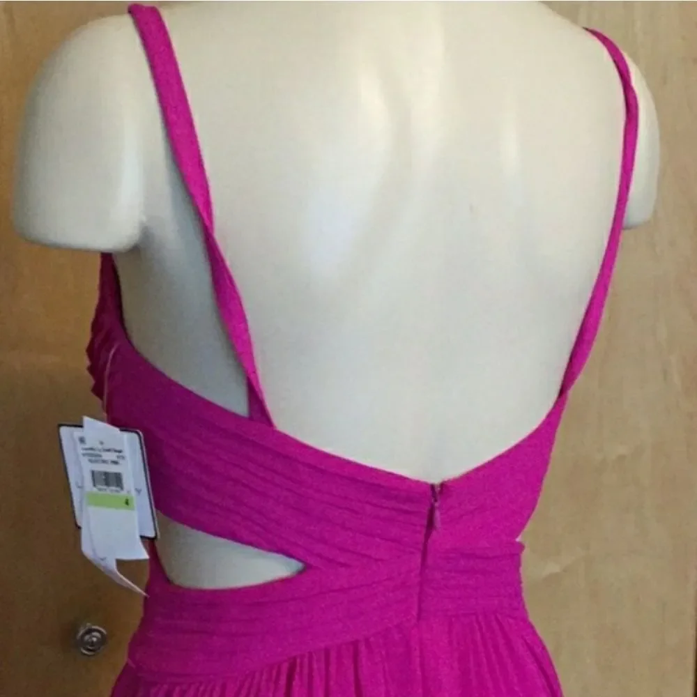 Laundry by Shelli Segal Criss Cross Pleated Gown - Picture 3 of 7